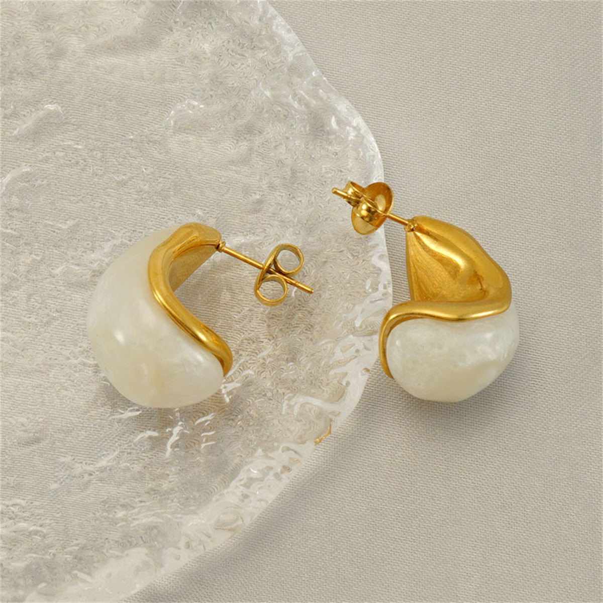 Girl With The Pearl Earrings