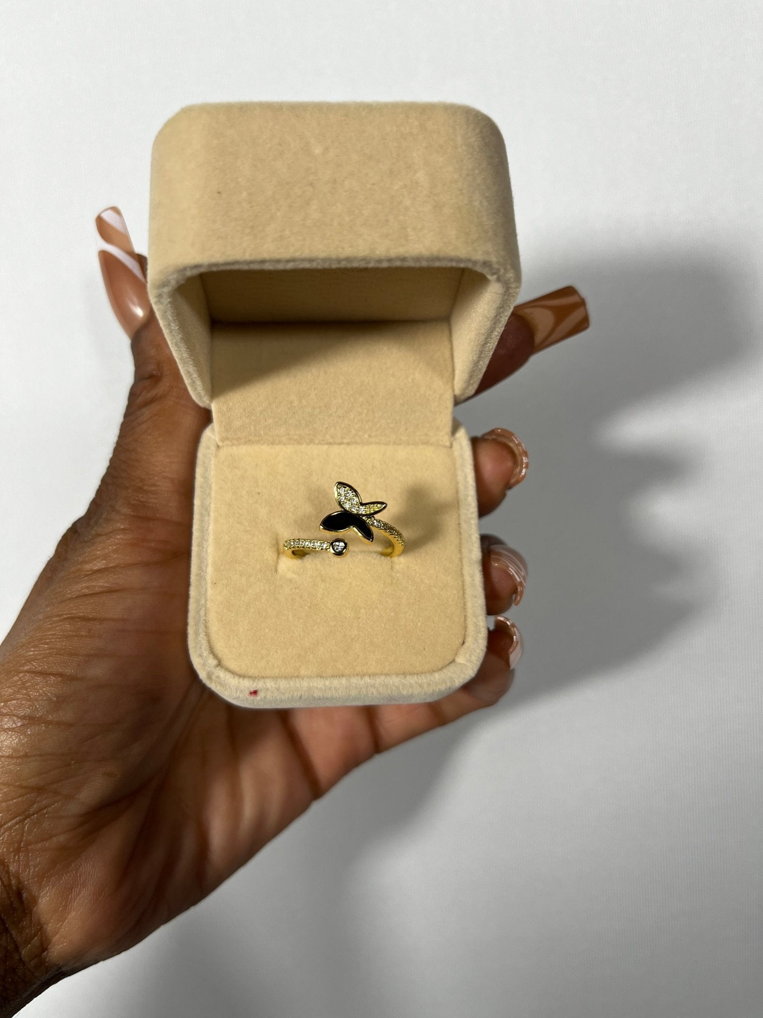 Fly - Charmed In Fashion