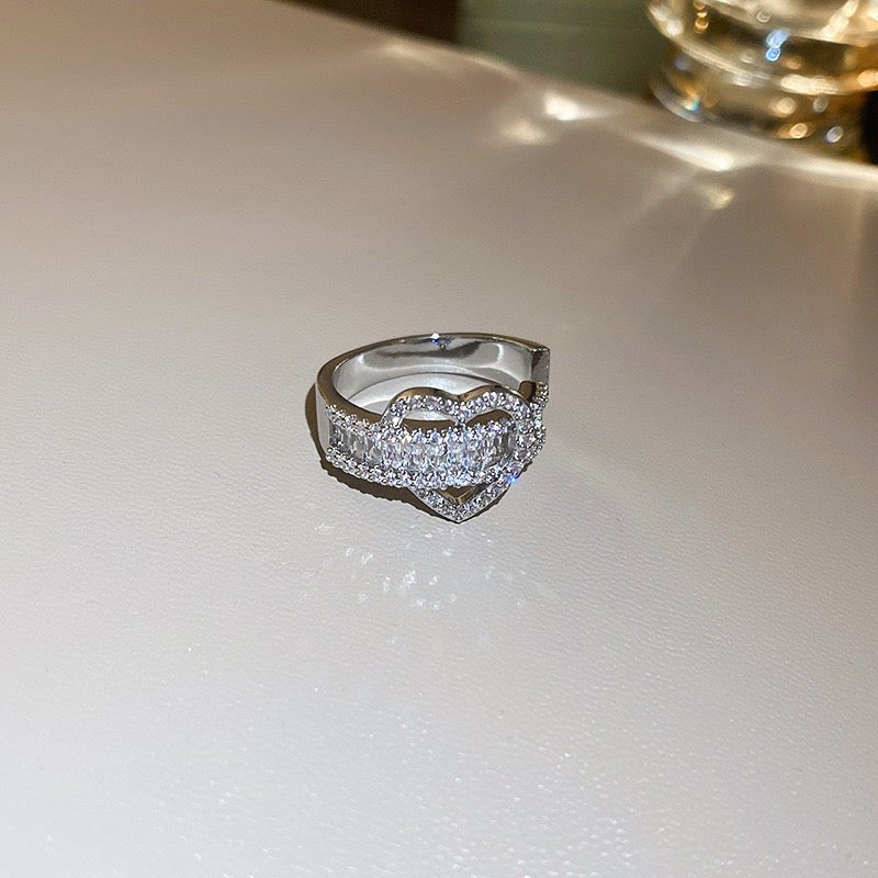 Heart Throb Ring - Charmed In Fashion